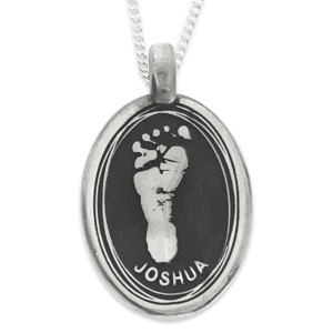 personalised jewellery that features your loved ones handprint, footprint, fingerprint, name or a special moment. Create a beautiful keepsake or a memory piece of unique jewelry.