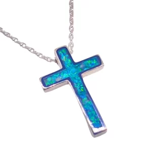 A stunning piece of ashes jewellery designed to hold a small amount of your loved one's ashes. A meaningful memorial keepsake to honor their memory.