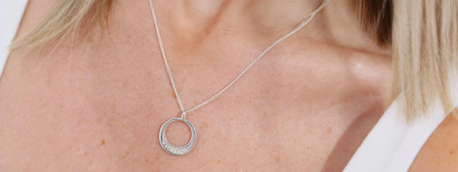 Uneik's name pendant jewellery