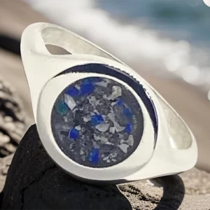 A stunning piece of ashes jewellery designed to hold a small amount of your loved one's ashes. A meaningful memorial keepsake to honor their memory.