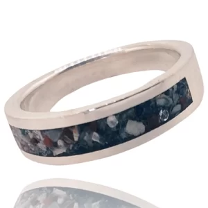 Ashes jewellery or cremation jewellery, made in Australia from 9ct Gold and Sterling Silver. Human and Pet ashes. Memorial Jewellery.